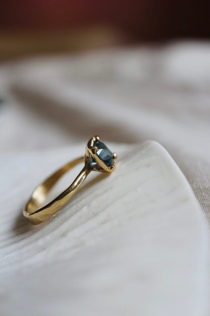 Bague de fiançailles en or recyclé Marjorie Cia