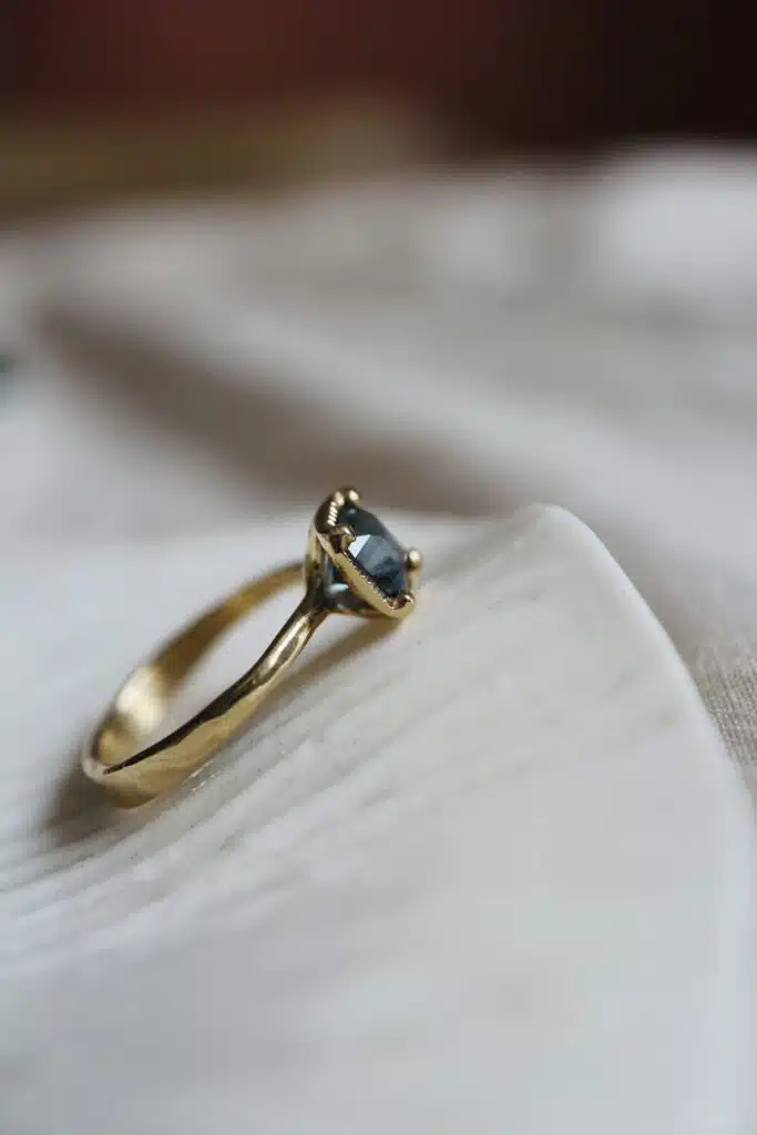 Bague de fiançailles en or recyclé Marjorie Cia