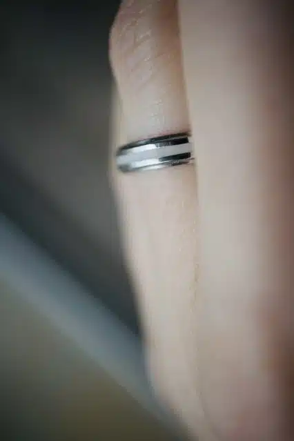 Alliances réalisées sur mesure par Marjorie Cia