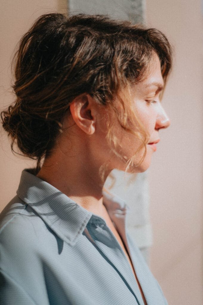 Marjorie Cia artiste pluridisciplinaire de profil