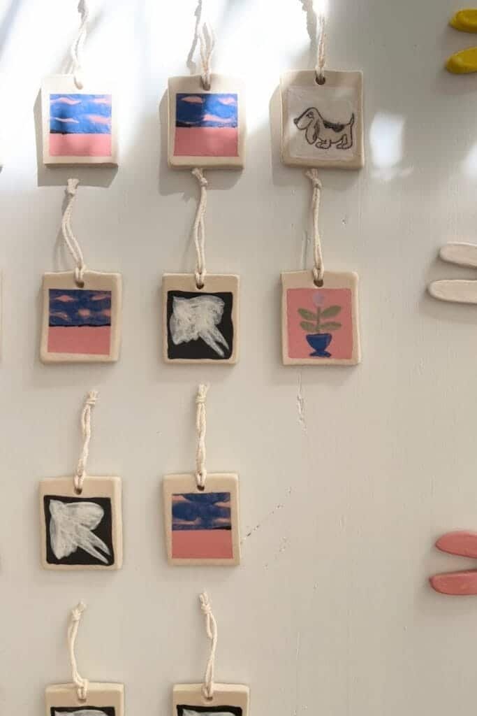 Séries de petites œuvres picturales de Marjorie Cia